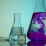 روند تغییرات بازار جهانی حلال‌ها و تأثیر آن بر تولیدکنندگان رنگ