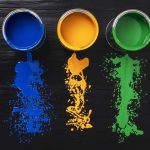 تأثیر کیفیت حلال بر ماندگاری و براقیت رنگ‌ها